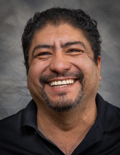 Buisiness head shot with off camera flash