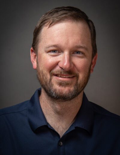 Buisiness head shot with off camera flash