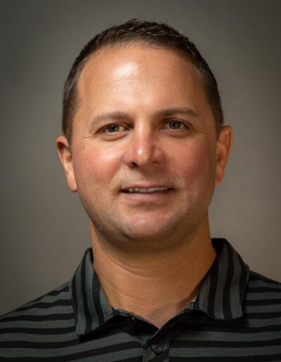 Buisiness head shot with off camera flash