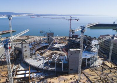 Cranes work at Chase Center in San Francisco, California